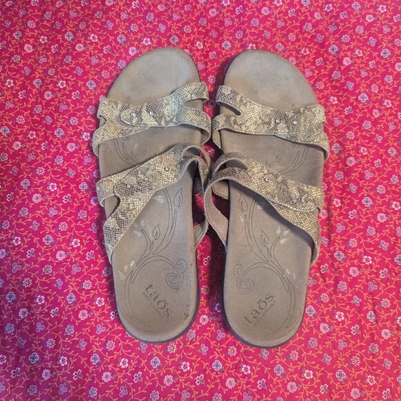 Taos Journey Animal Snake Print Tan Beige Sandals Slip On Size 9 - Picture 2 of 8